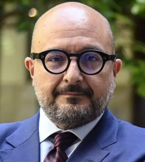 SGARBI INDAGATO DALLA PROCURA DI ROMA SGARBI INDAGATO DALLA PROCURA DI ROMA